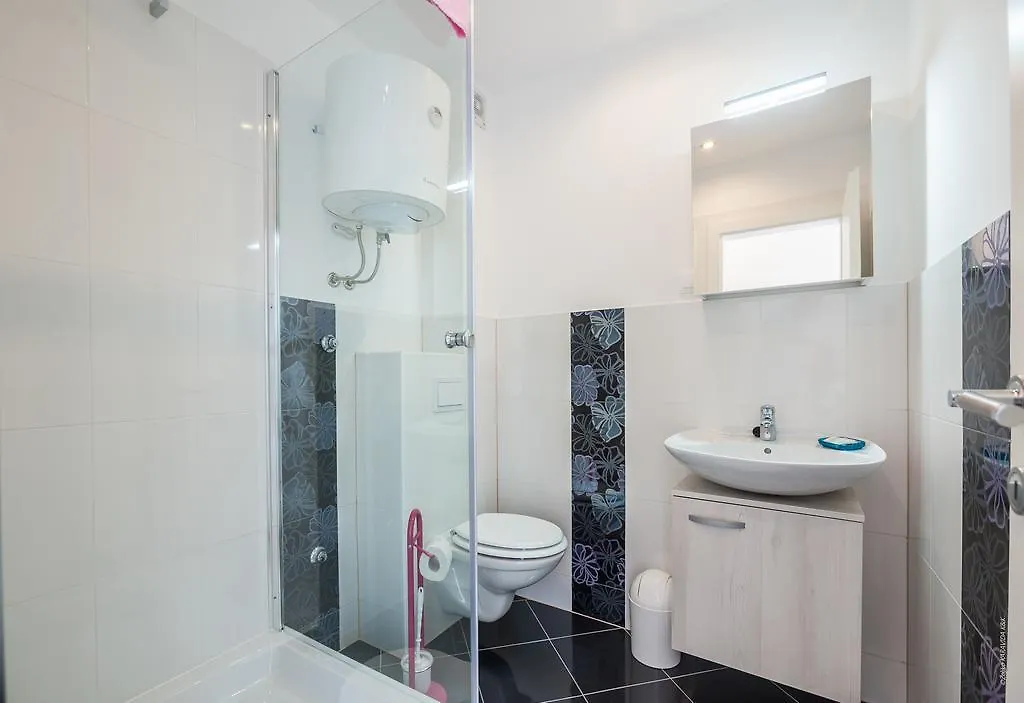 Ultima Apartments Povljana 0*,  Croatia