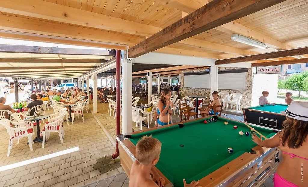 Ultima Apartments Povljana