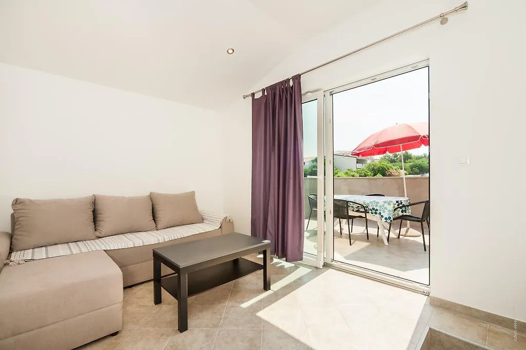 Ultima Apartments Povljana