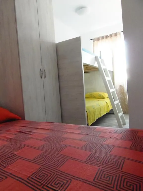 Ultima Apartments Povljana