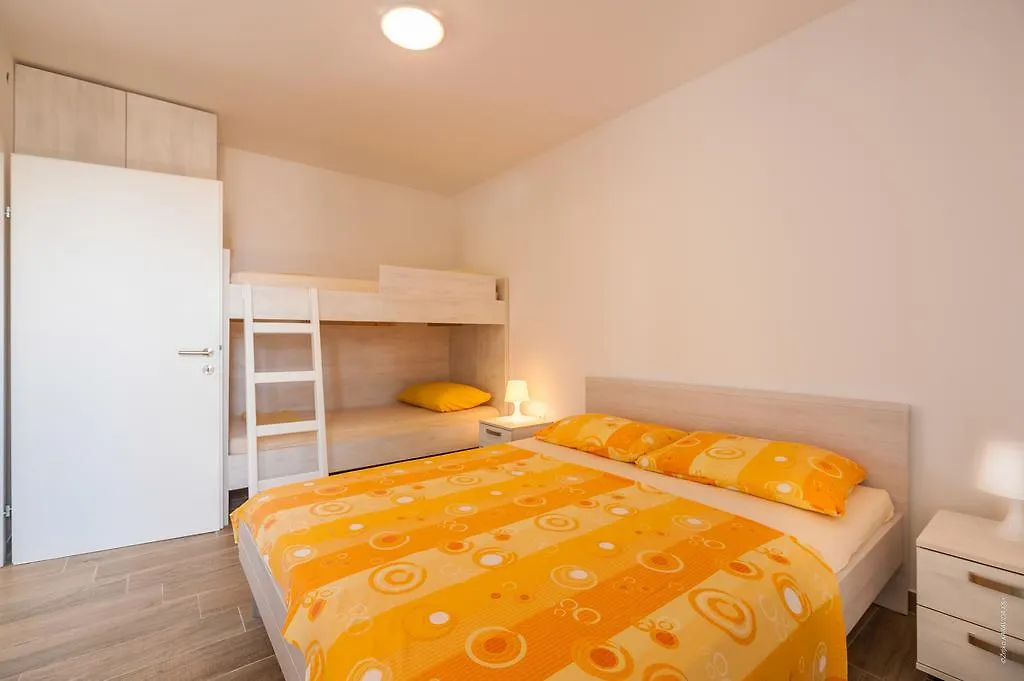 Ultima Apartments Povljana