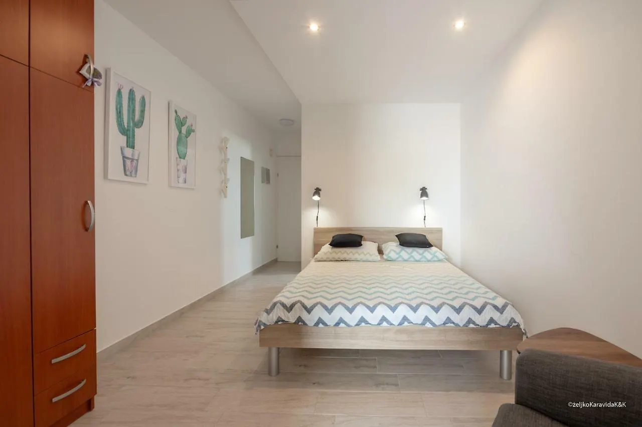 Ultima Apartments Povljana 0*,  Croatia