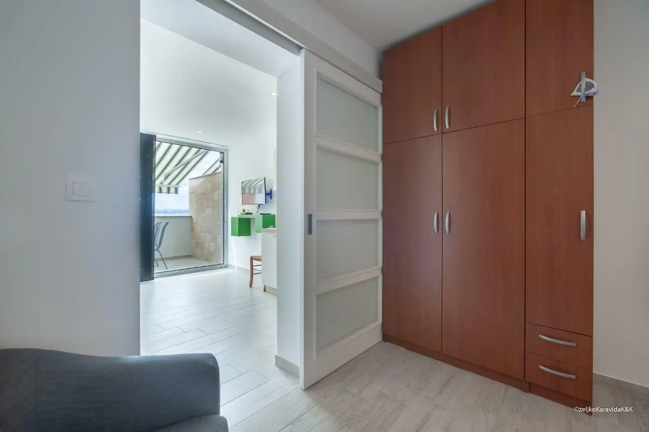 Ultima Apartments Povljana