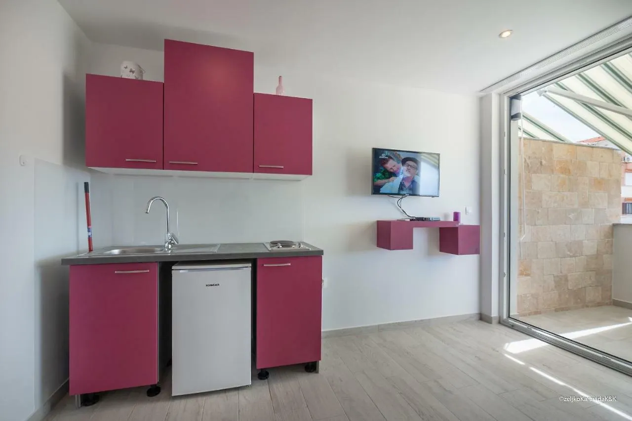 Ultima Apartments Povljana