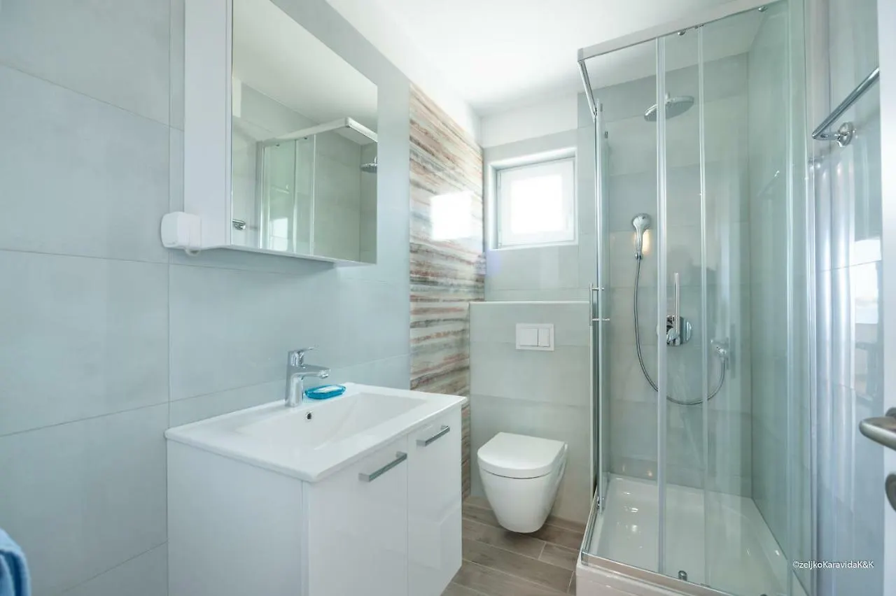 Ultima Apartments Povljana