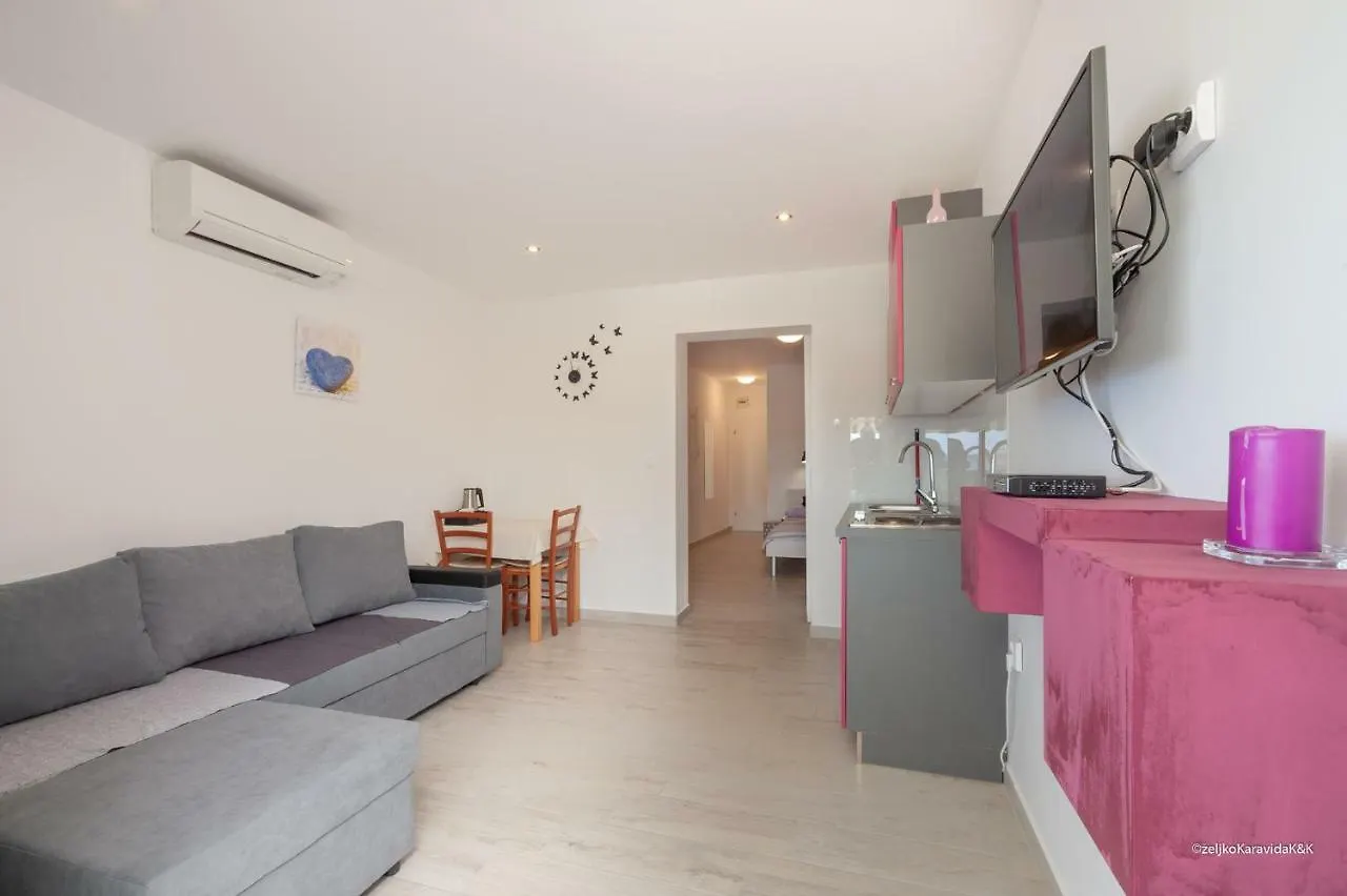 Ultima Apartments Povljana