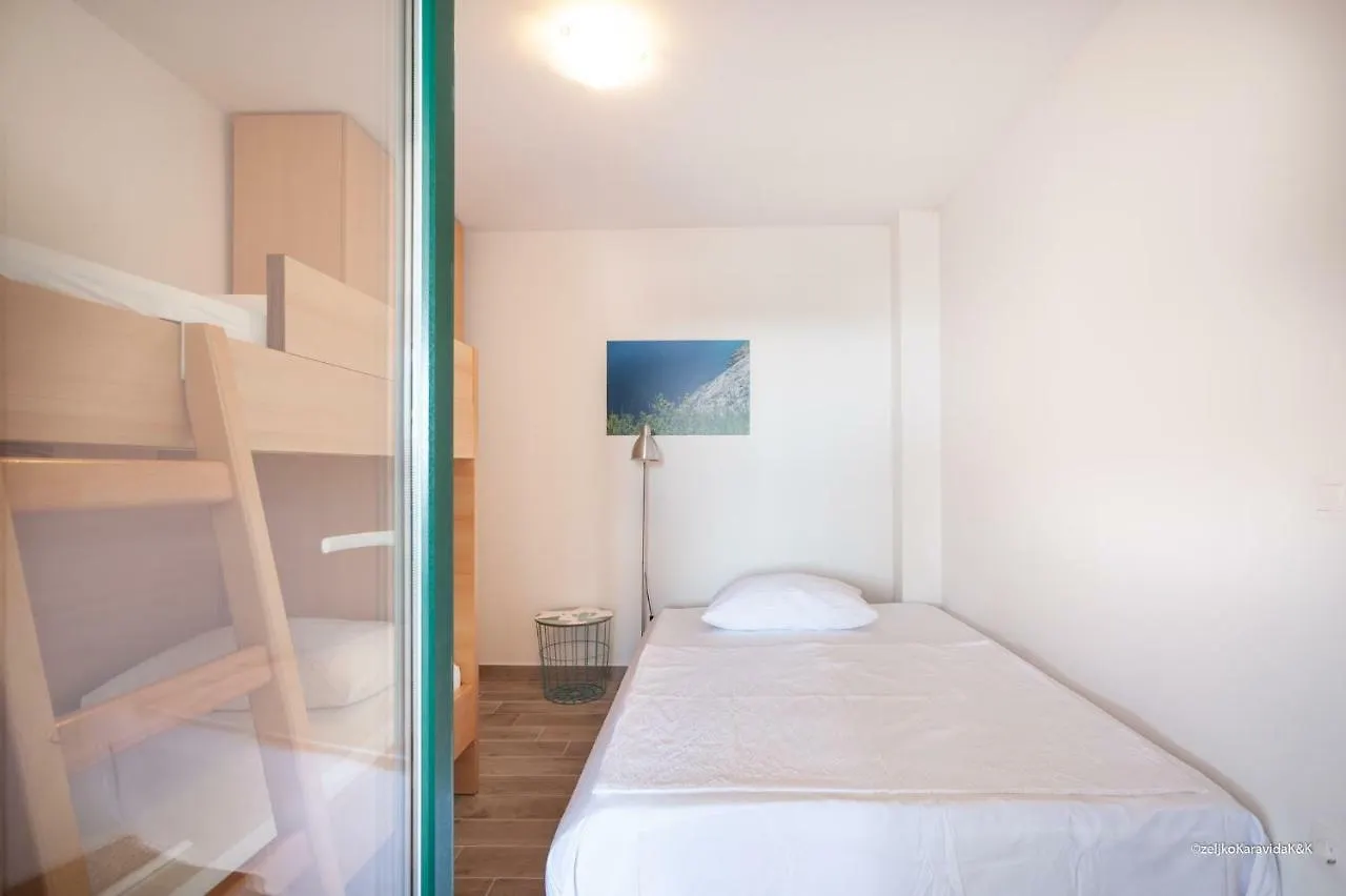 Ultima Apartments Povljana 0*,  Croatia